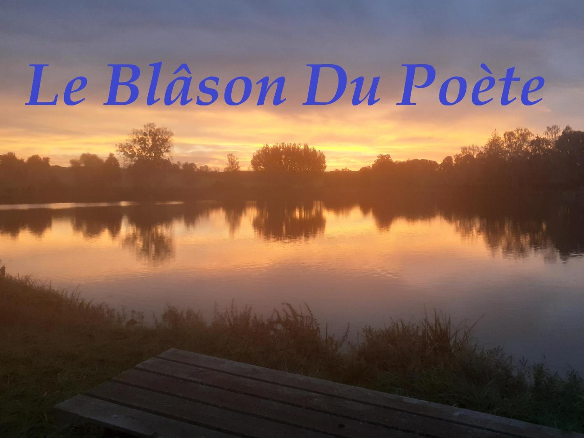 Le Blason Du Poete Mayet Exterior foto